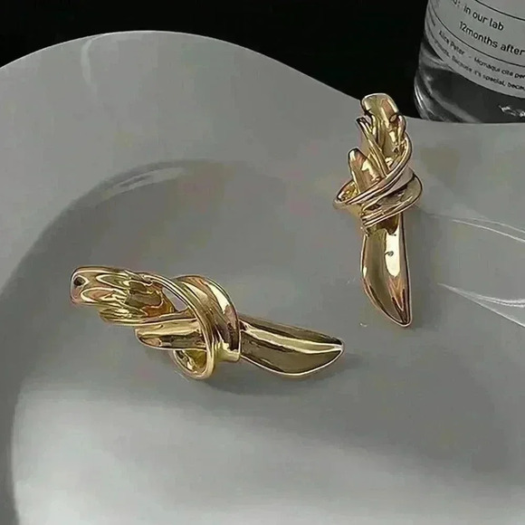 Yellow Gold Women's Knot Decor Earrings - Picture 2 of 3